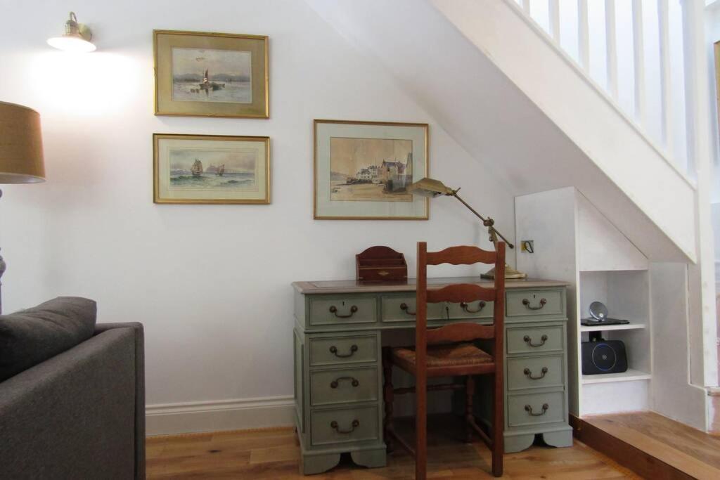 Lovely Spacious Cottage Near The Coast سانت أوستيل المظهر الخارجي الصورة