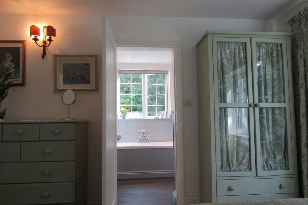 Lovely Spacious Cottage Near The Coast سانت أوستيل المظهر الخارجي الصورة